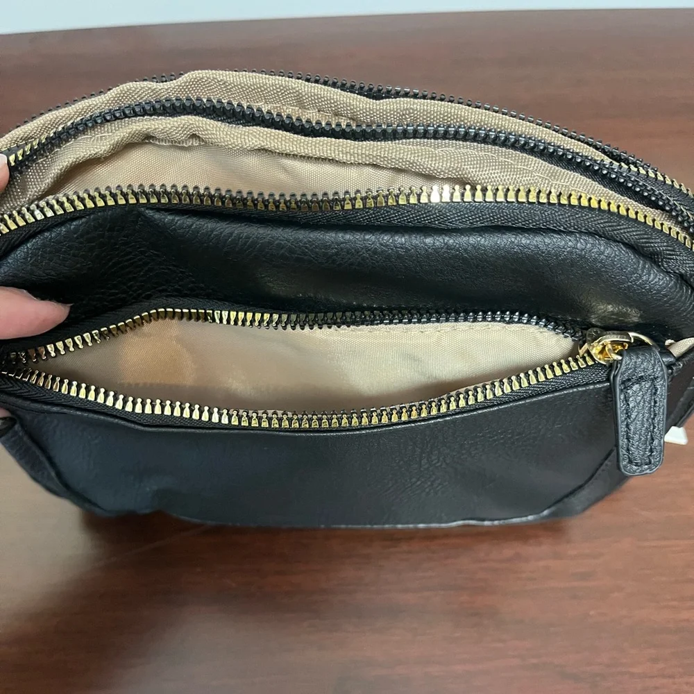 Black Crossbody/ Belt Bag Bag with Textured Leather Finish - Picture 4 of 4
